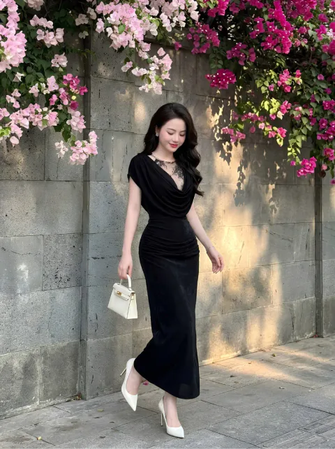 Đầm Cổ Yếm Nhũ Ánh Kim Cao Cấp