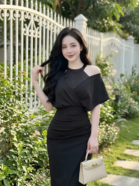 Đầm Cổ Yếm Umi Phối Kim Sa