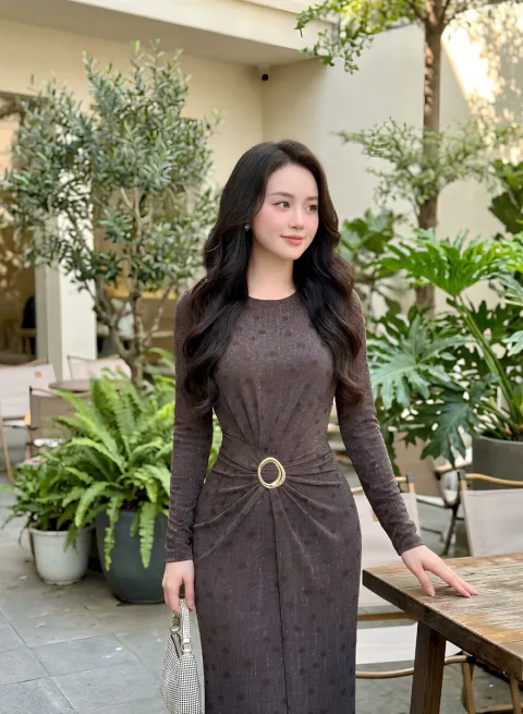 Đầm Body Chấm Bi Nhấn Khoen Eo Sang Trọng