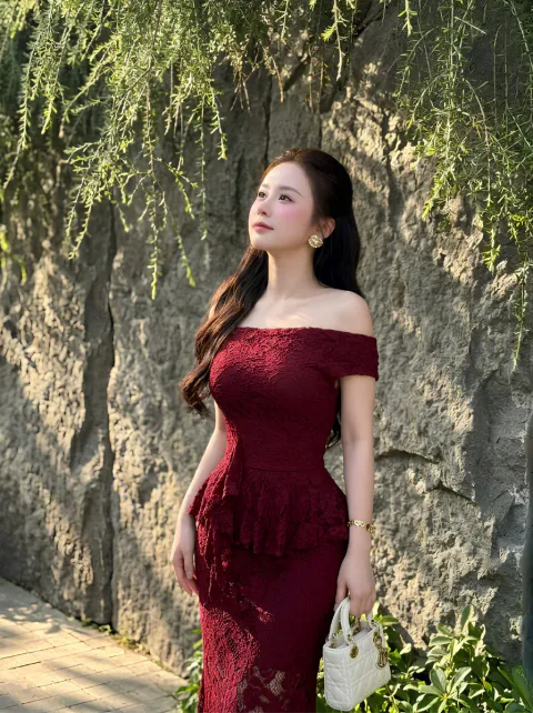 Đầm Ren Peplum Trễ Vai Cao Cấp