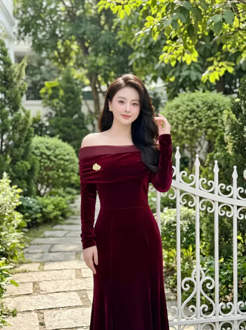 Đầm Nhung Trễ Vai Kèm Tag Sang Trọng