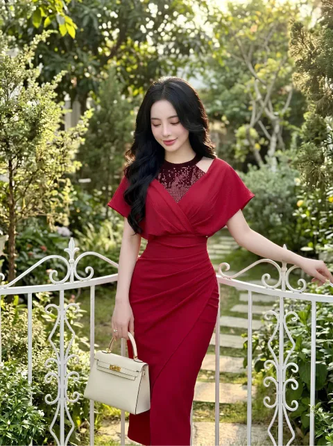 Đầm Cổ Yếm Umi Phối Kim Sa